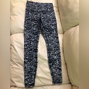 Lululemon size 6 leggings